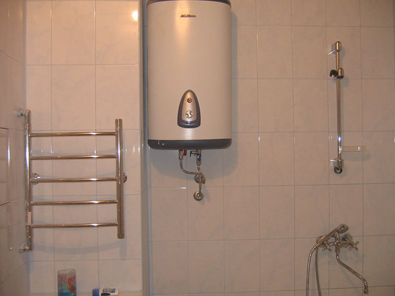 Фото водонагревателя в ванной комнате